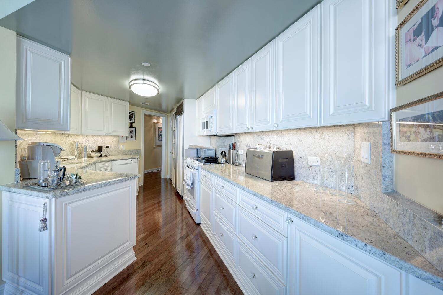 PLAZA OF THE PALM BEACHES - Residential