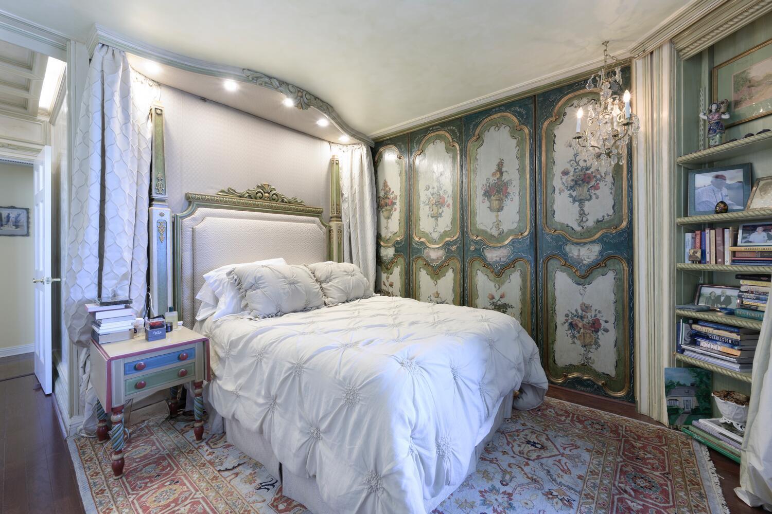 PLAZA OF THE PALM BEACHES - Residential