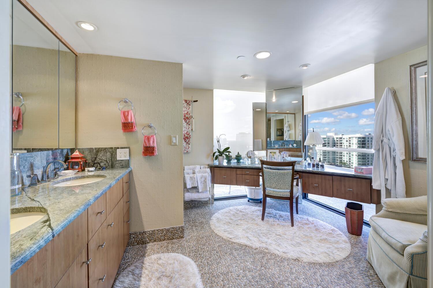 PLAZA OF THE PALM BEACHES - Residential