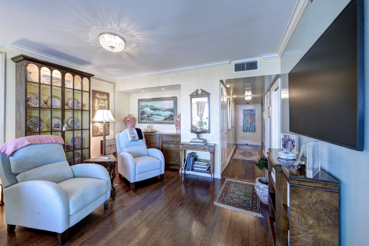 PLAZA OF THE PALM BEACHES - Residential