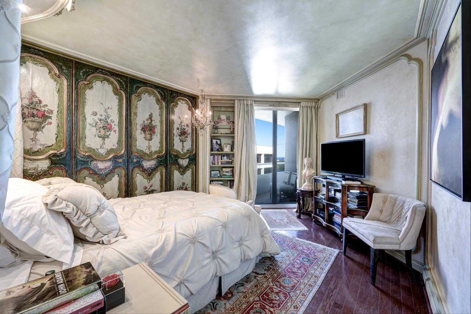 PLAZA OF THE PALM BEACHES - Residential