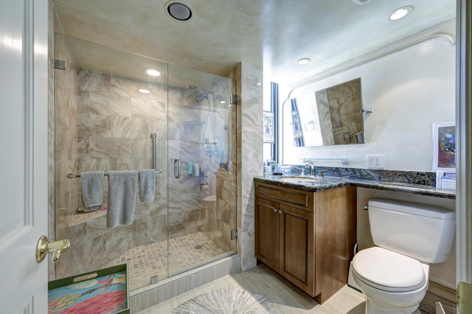 PLAZA OF THE PALM BEACHES - Residential