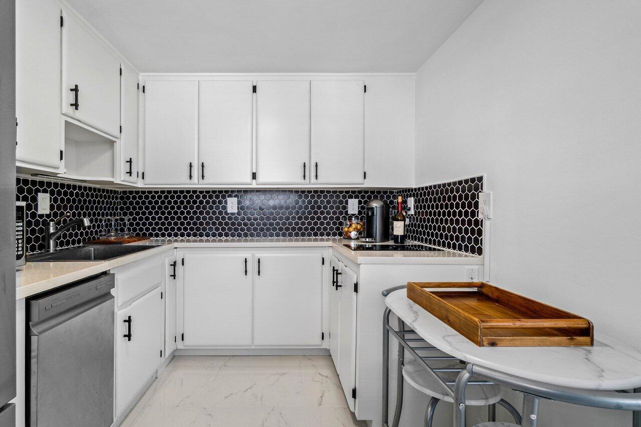 IMPERIAL HOUSE INC - Residential