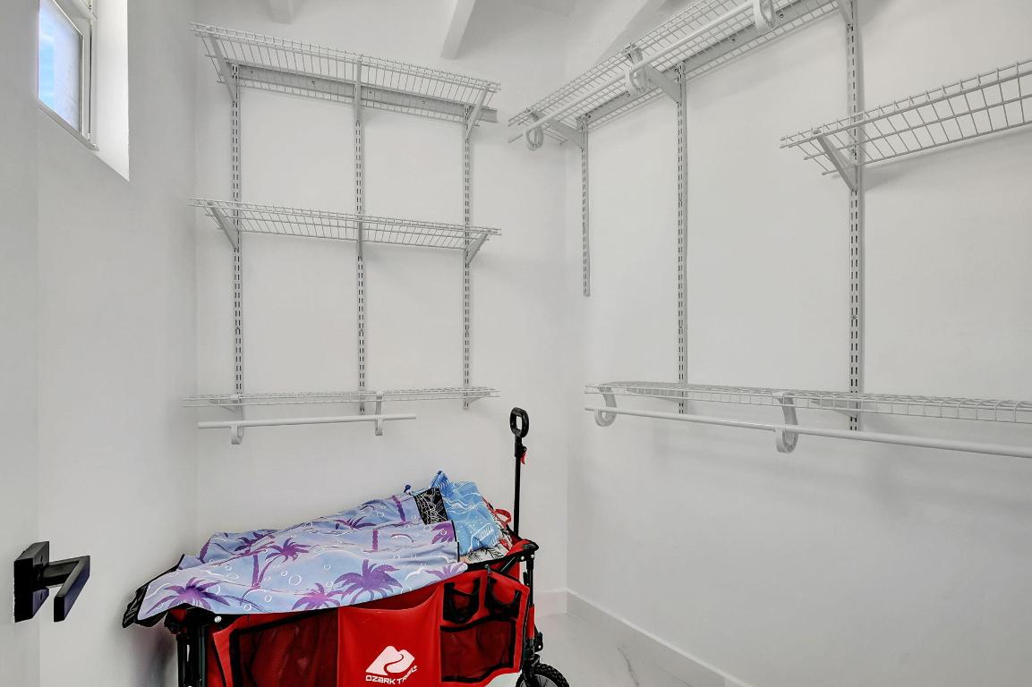 IMPERIAL HOUSE INC - Residential