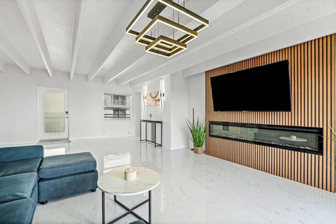 IMPERIAL HOUSE INC - Residential