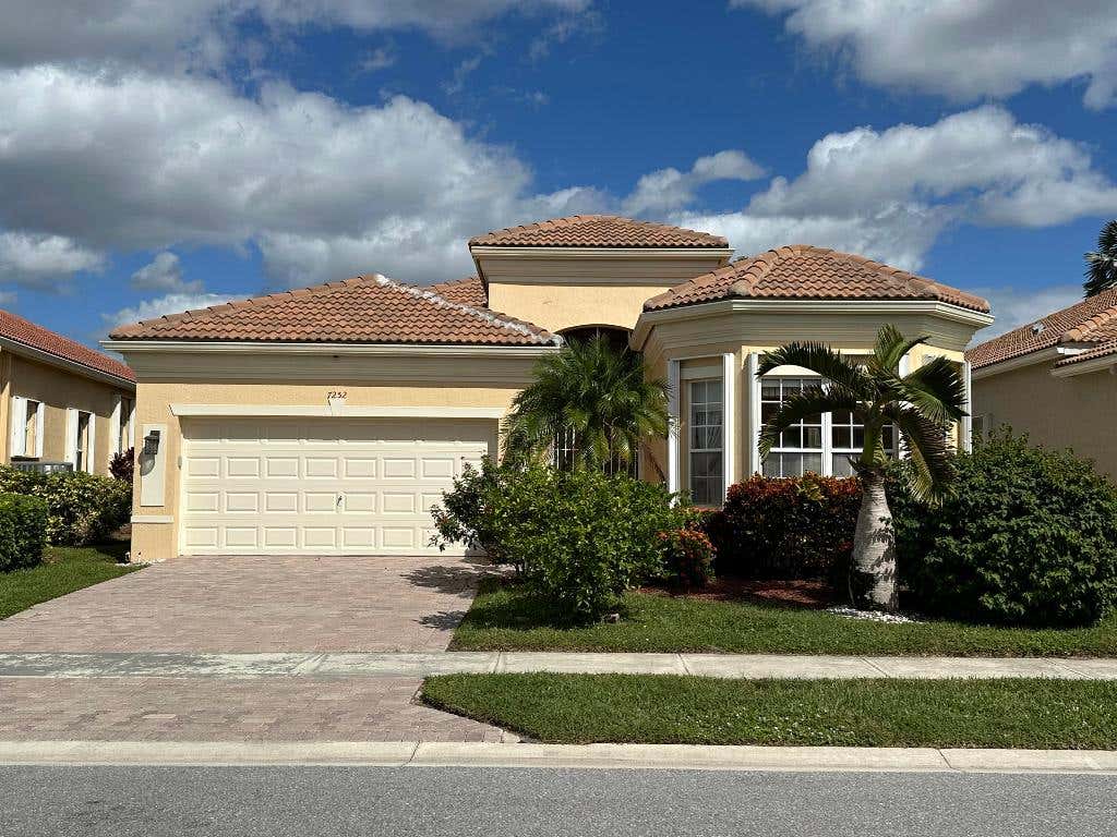Photo of 7252 Demedici Circle, Delray Beach, FL 33446 (MLS # R11132586)