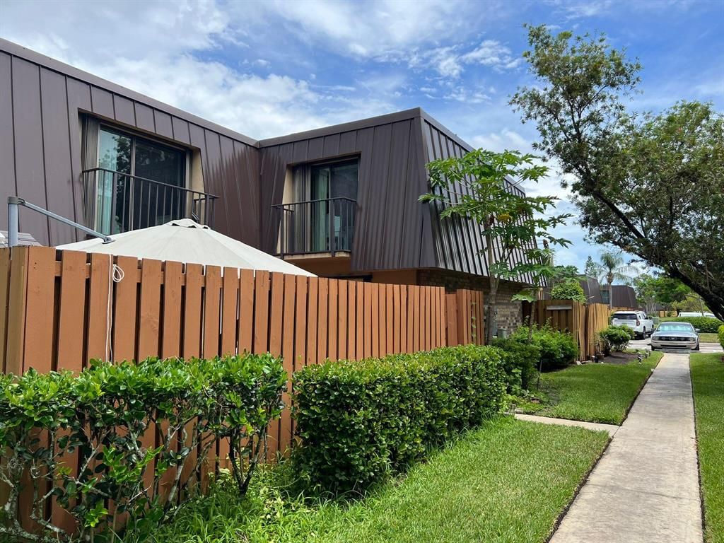 Photo of 5798 SE Windsong Lane Ln, Stuart, FL 34997 (MLS # R10813332)