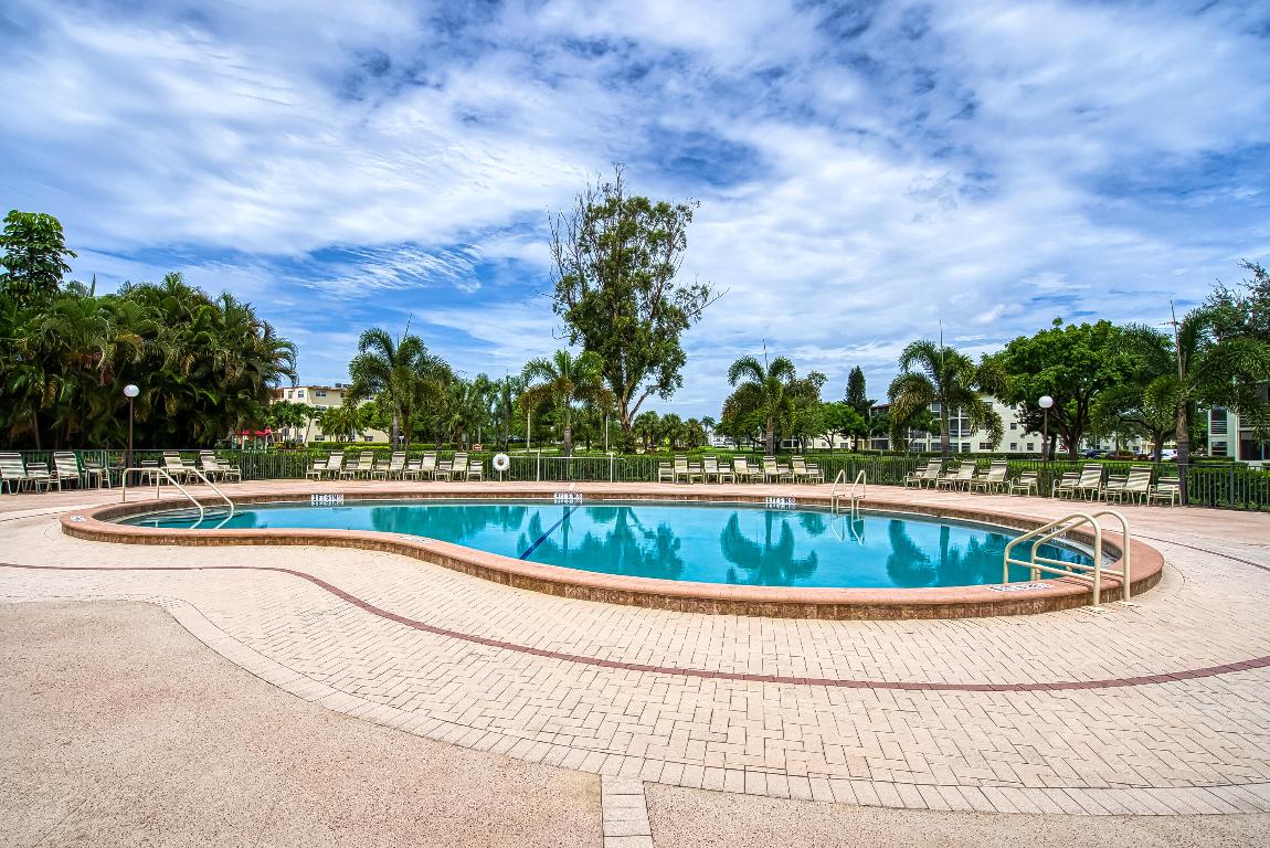 MANSFIELD AT CENTURY VILLAGE CONDO - Residential