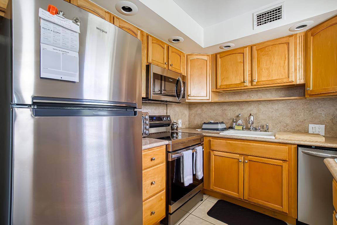 MANSFIELD AT CENTURY VILLAGE CONDO - Residential