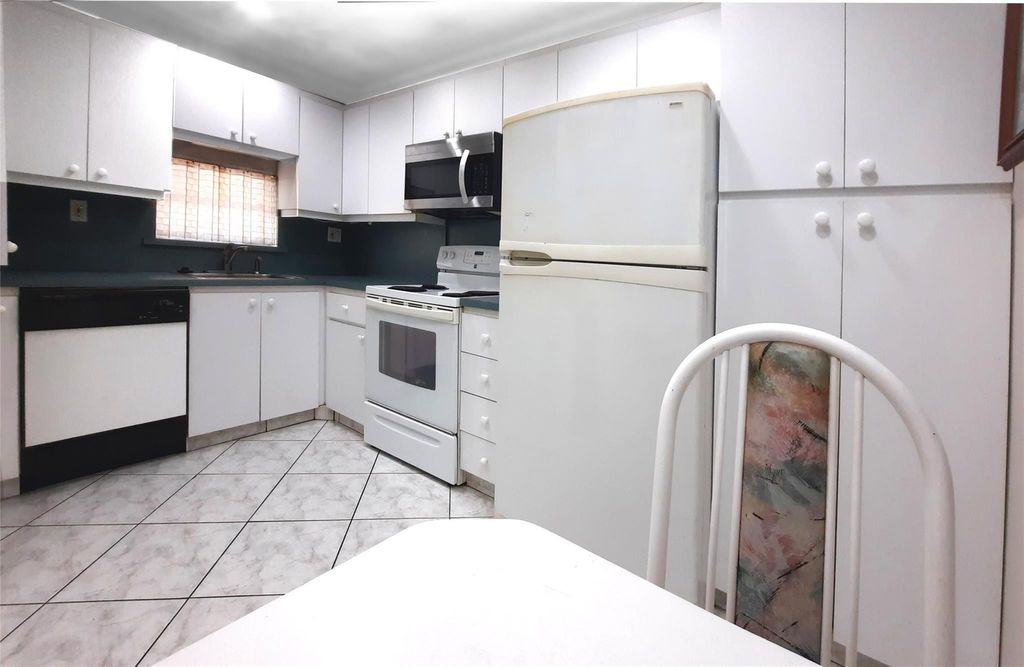 Photo of 8962 S Hollybrook Boulevard #301, Pembroke Pines, FL 33025 (MLS # F10556279)