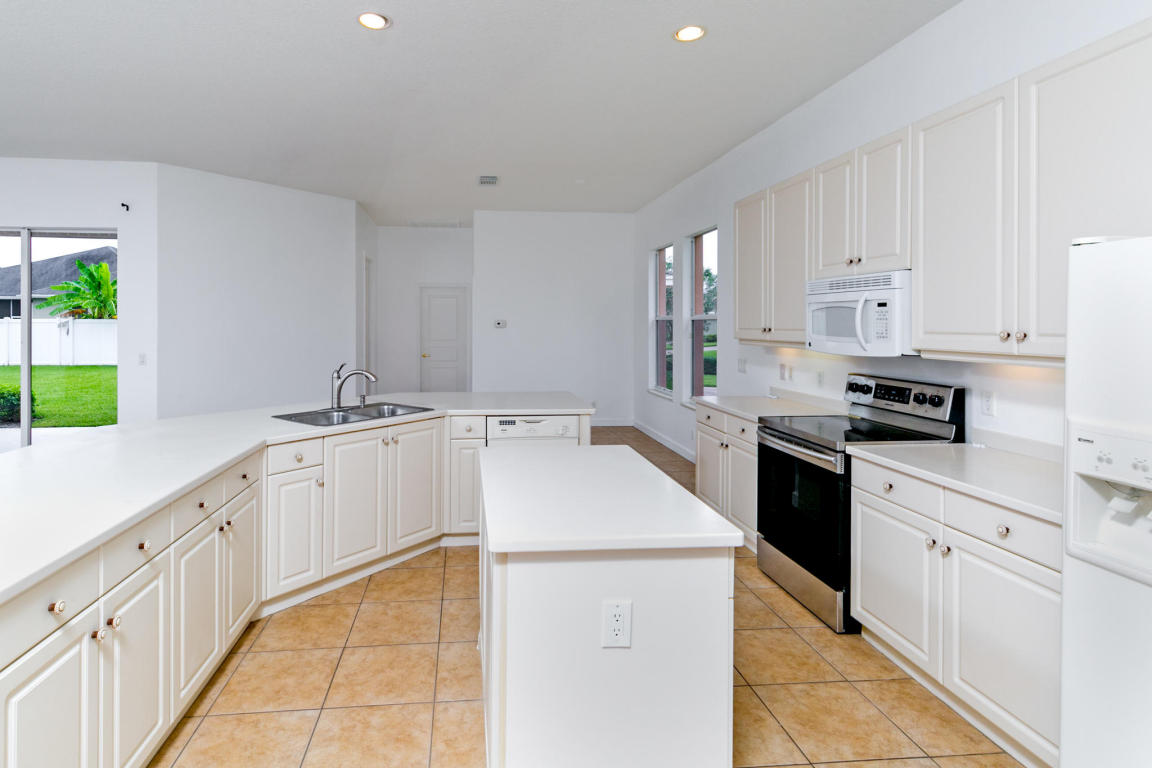 TRADITION PLAT NO 21 - Residential Lease