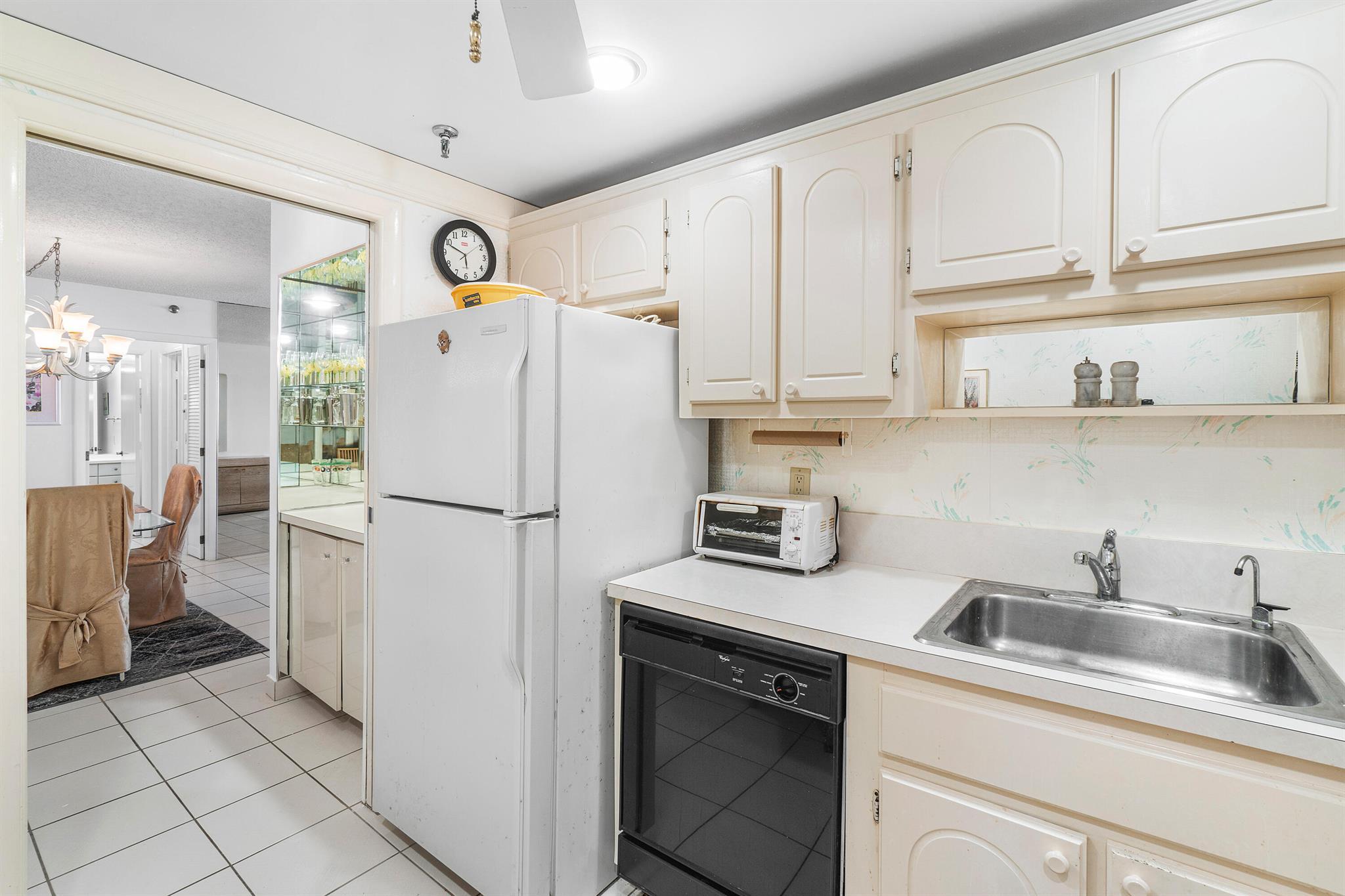 45 OCEAN CONDO - Residential Lease