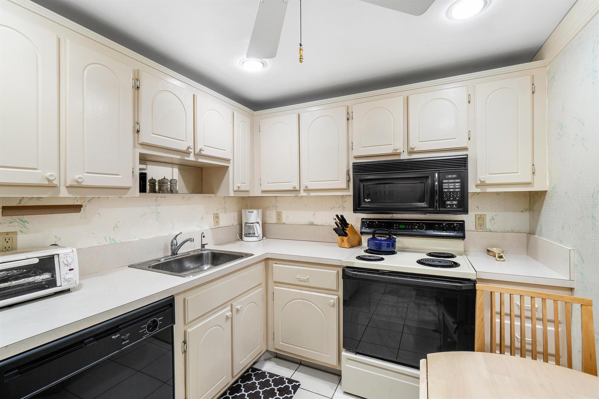 45 OCEAN CONDO - Residential Lease