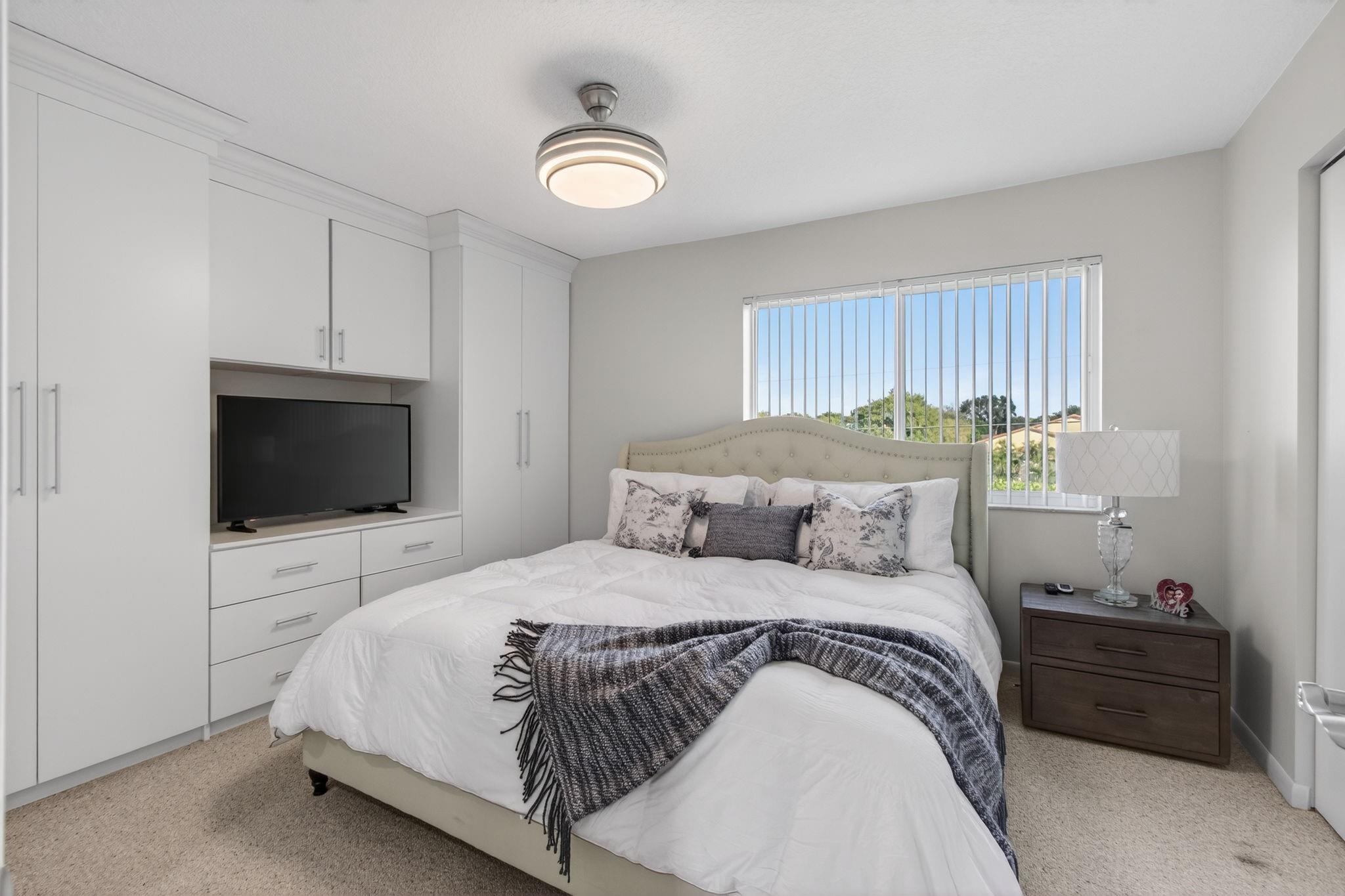 Santa Cruz - Residential