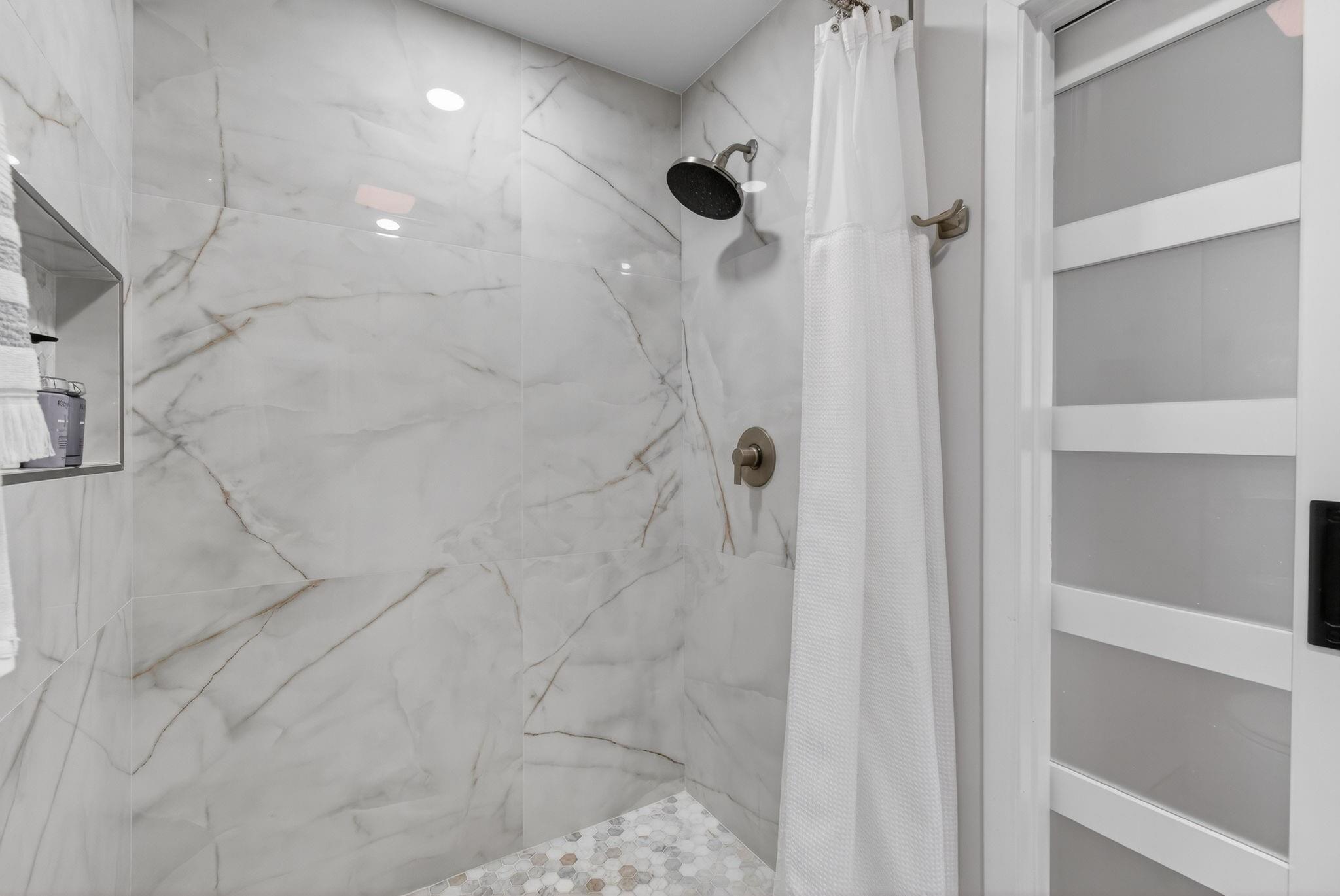 Santa Cruz - Residential