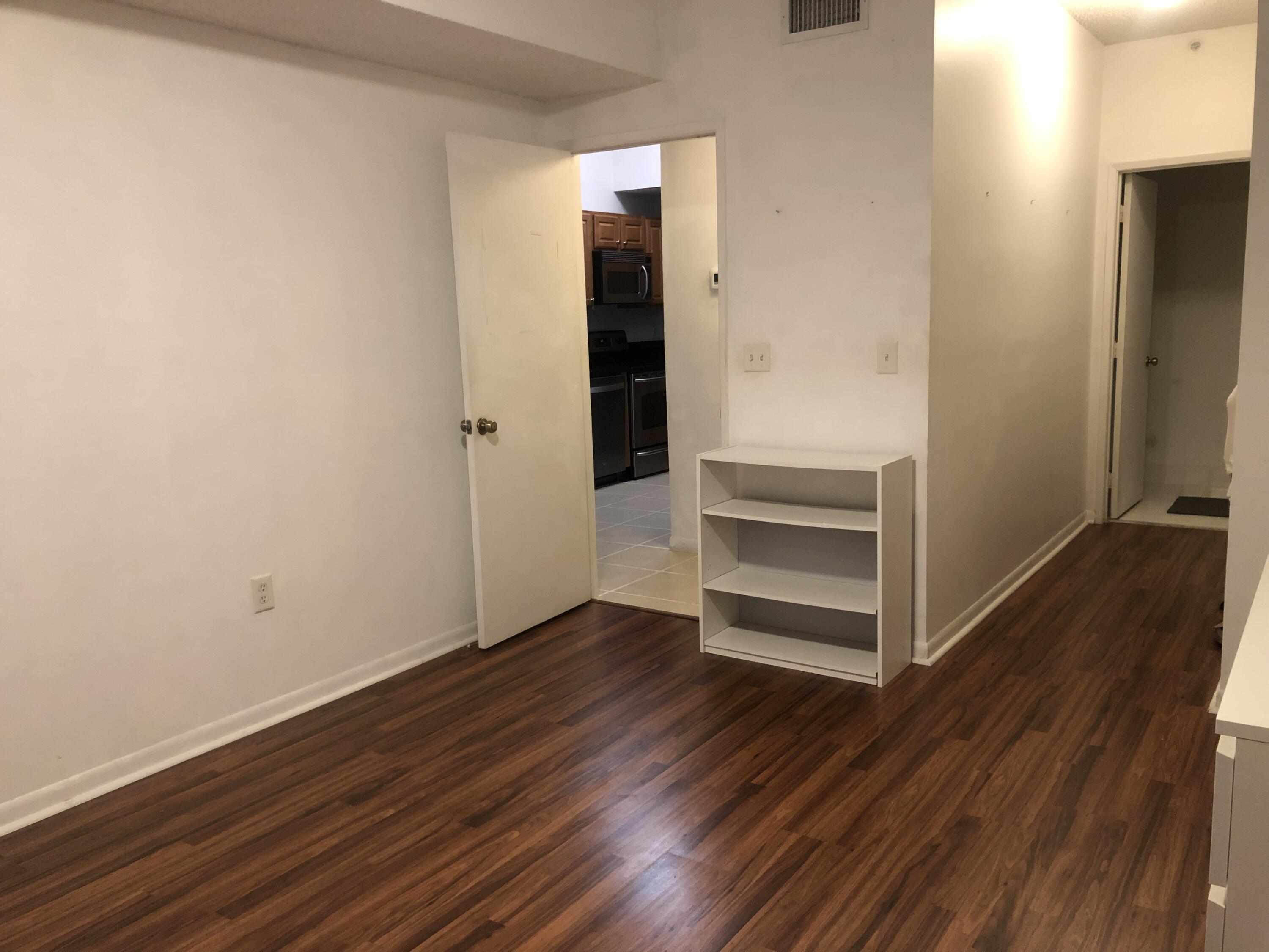 COURTYARDS AT DAVIE - Residential