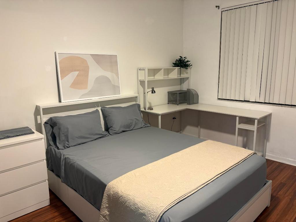 COURTYARDS AT DAVIE - Residential