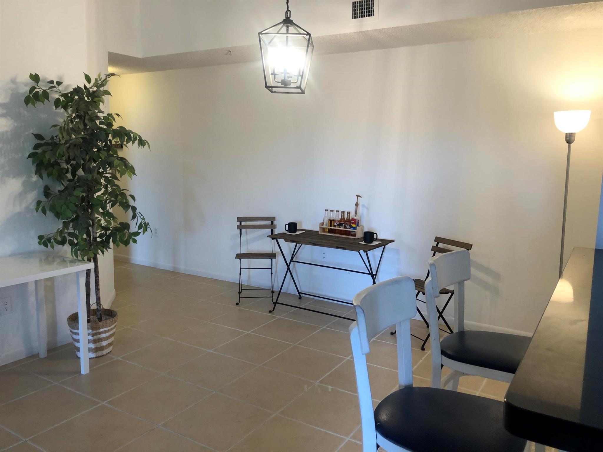 COURTYARDS AT DAVIE - Residential