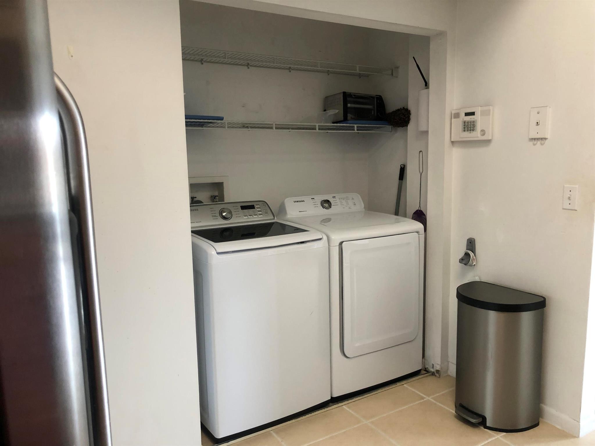 COURTYARDS AT DAVIE - Residential