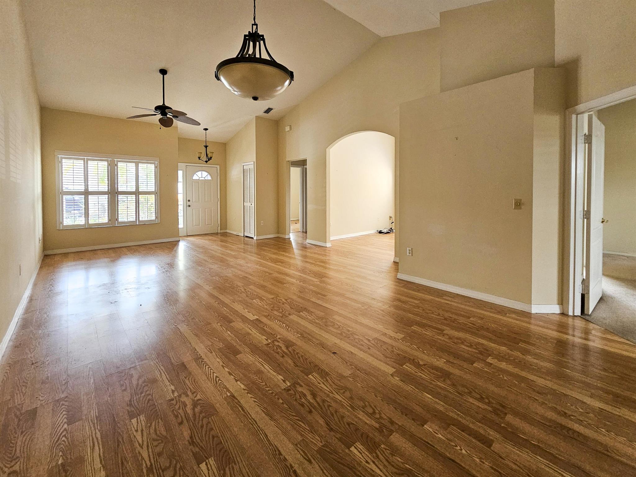 KINGS ISLE PHASE 1 - Residential