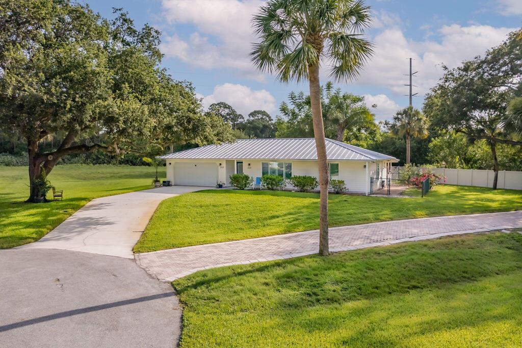 310 28th Court SW