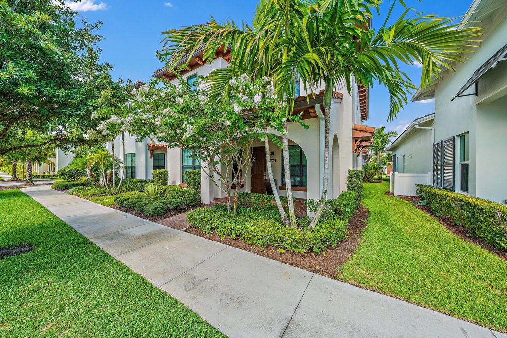 Photo of 1109 Faulkner Terrace, Palm Beach Gardens, FL 33418 (MLS # R10943772)