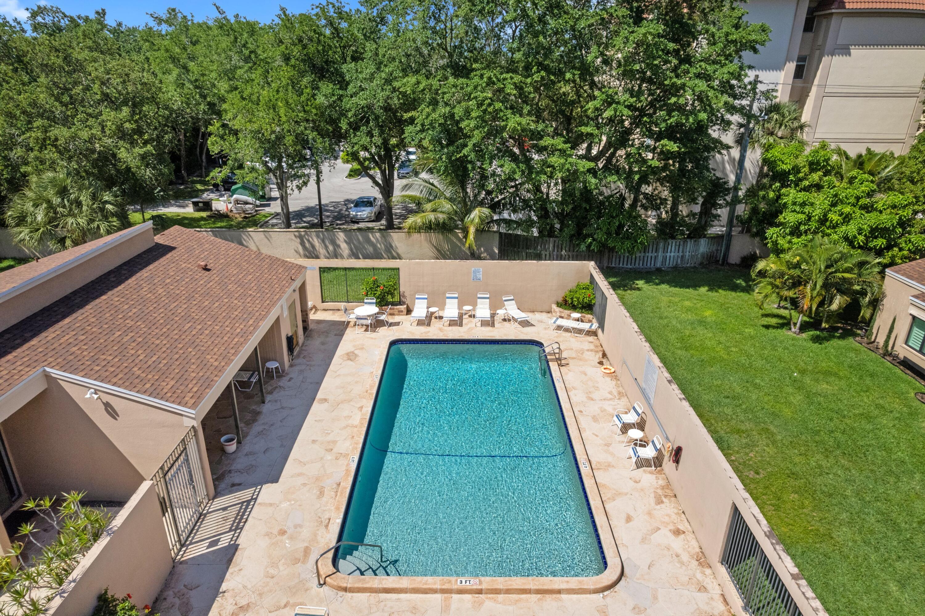 BOCA VILLAGE PH I CONDO - Residential