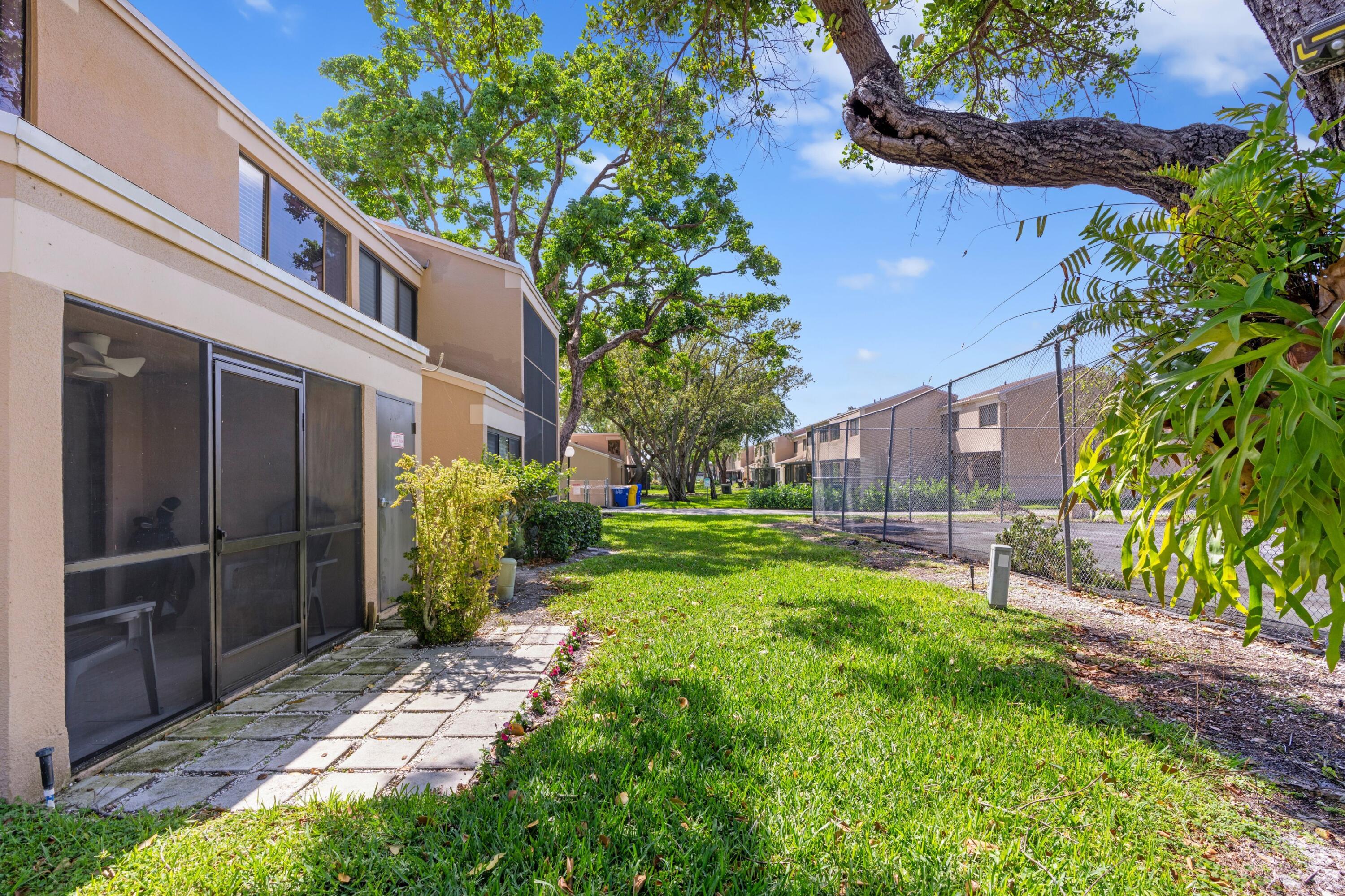 BOCA VILLAGE PH I CONDO - Residential