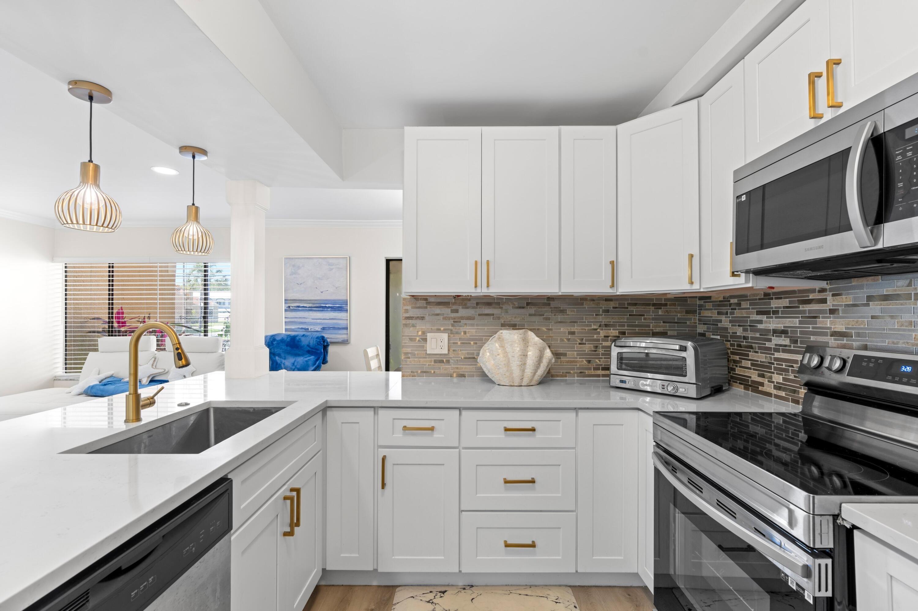 BOCA VILLAGE PH I CONDO - Residential