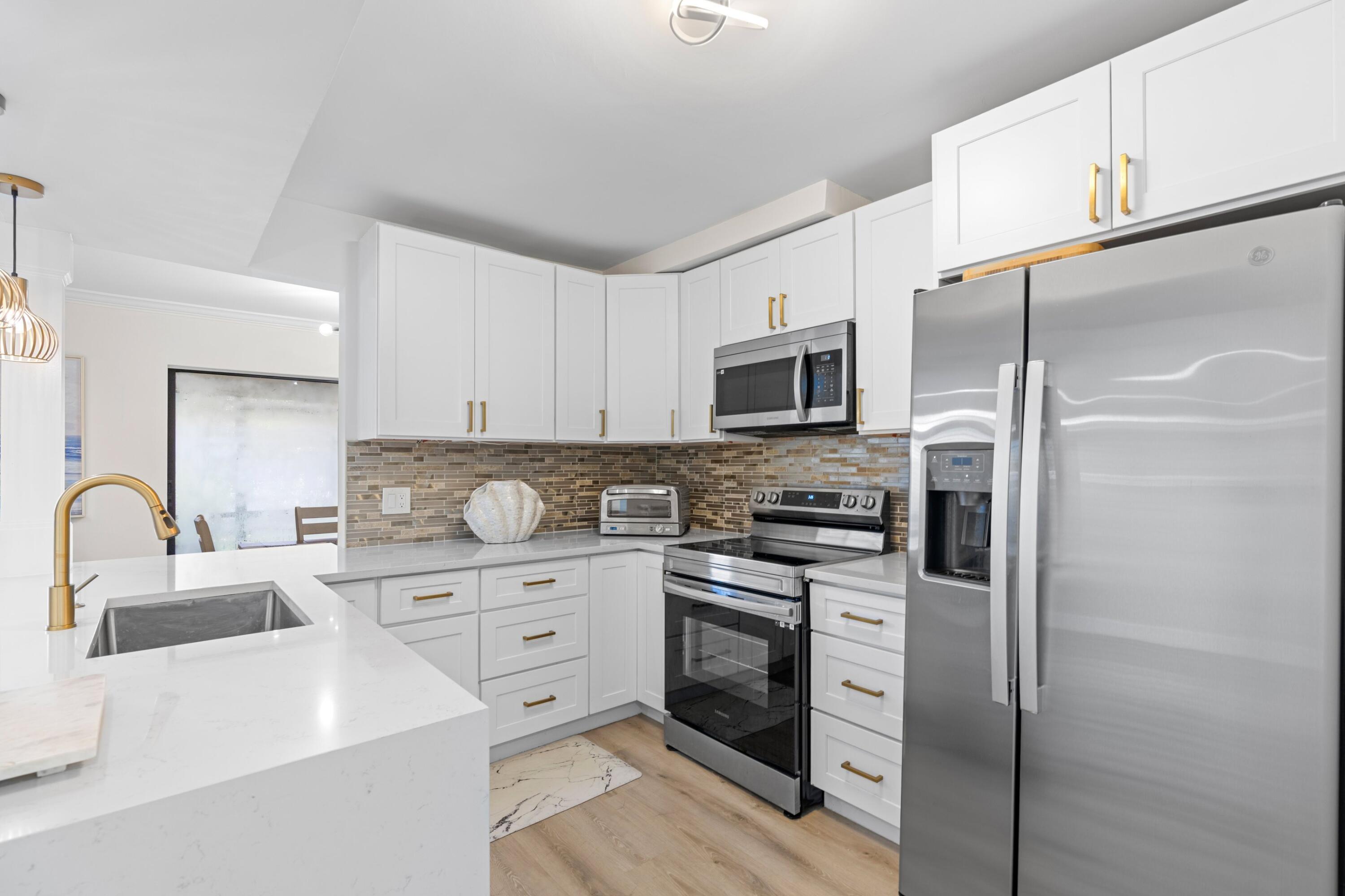 BOCA VILLAGE PH I CONDO - Residential