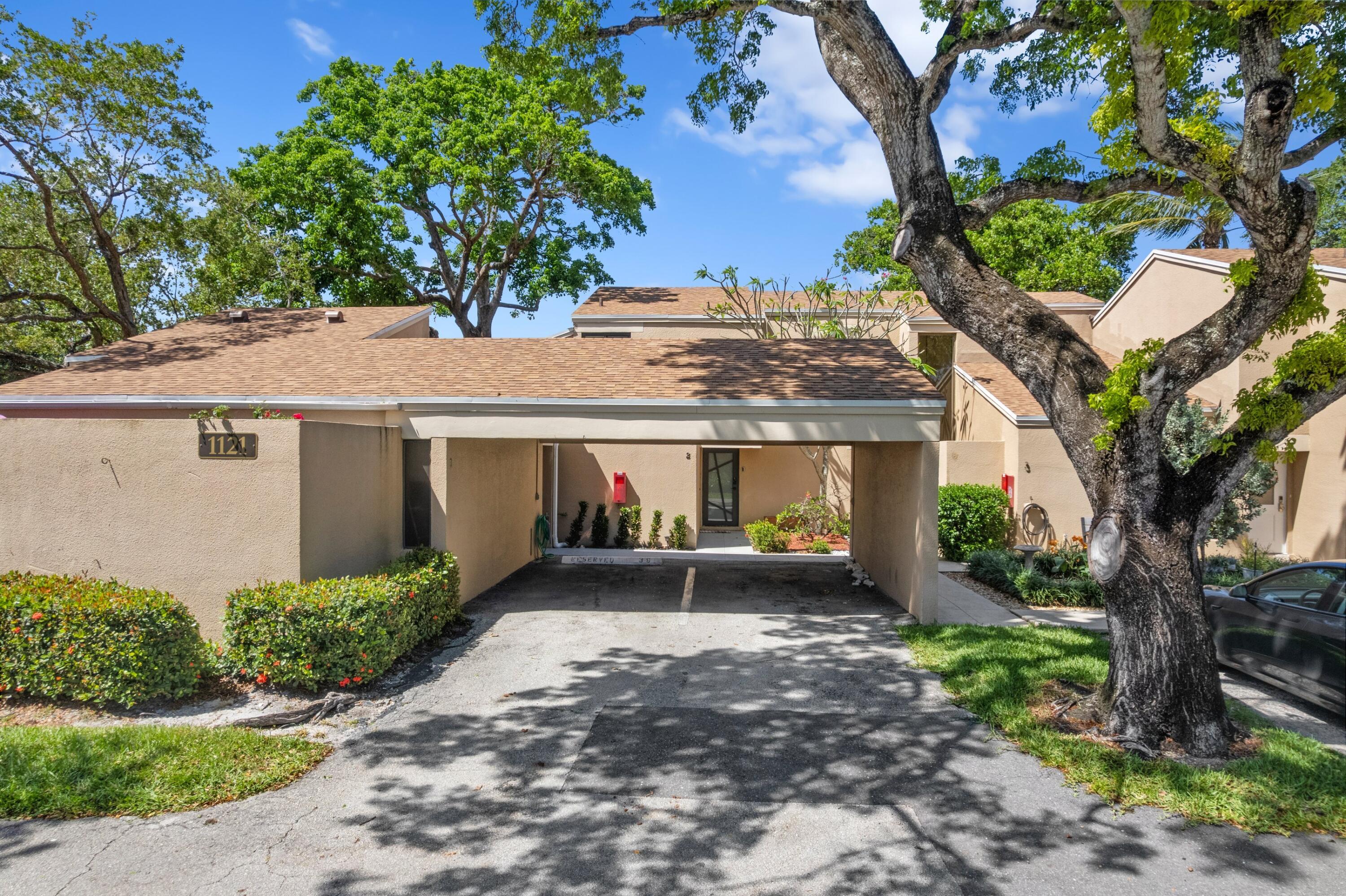 BOCA VILLAGE PH I CONDO - Residential