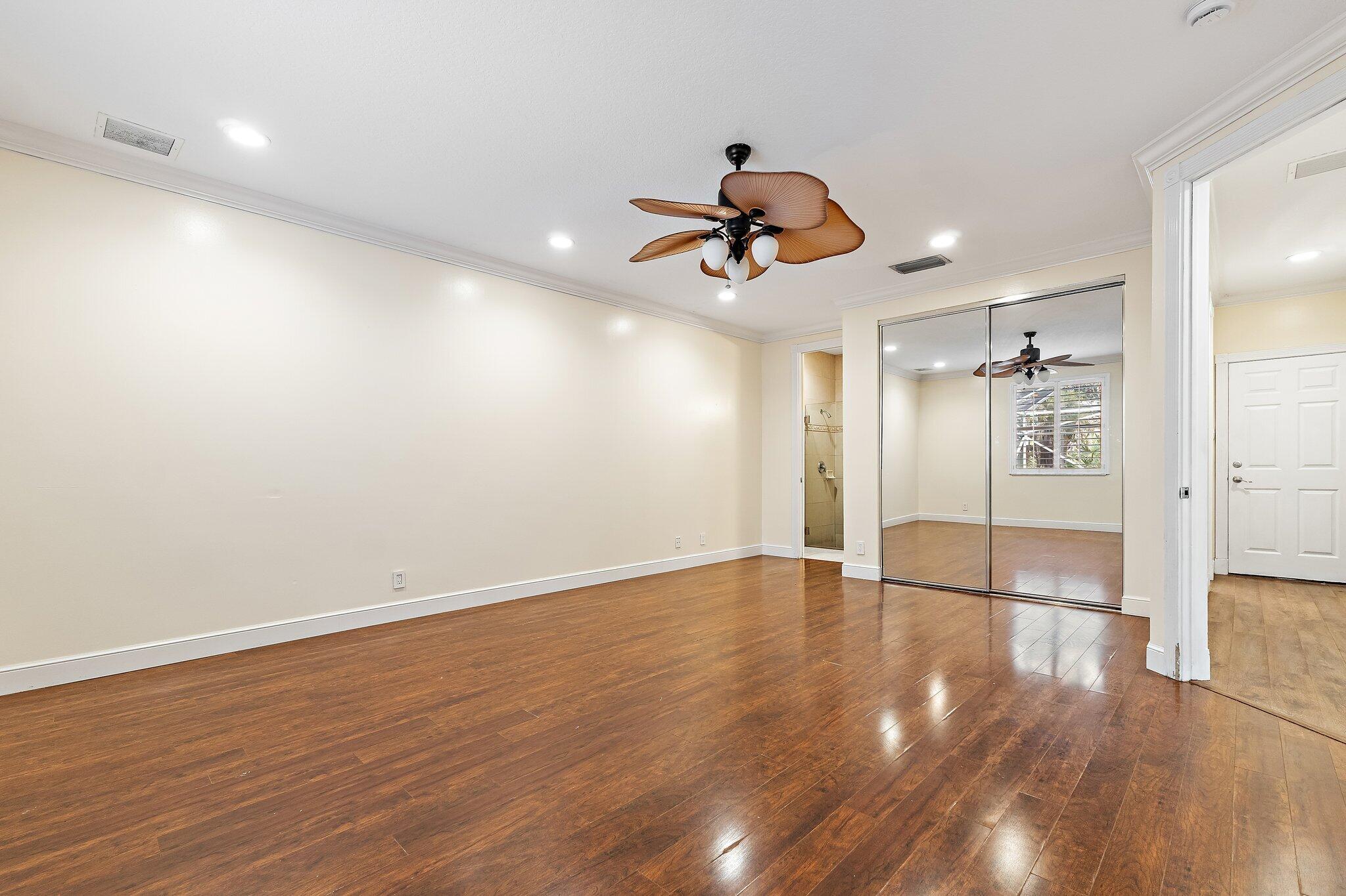 HARBOUR POINTE - Residential