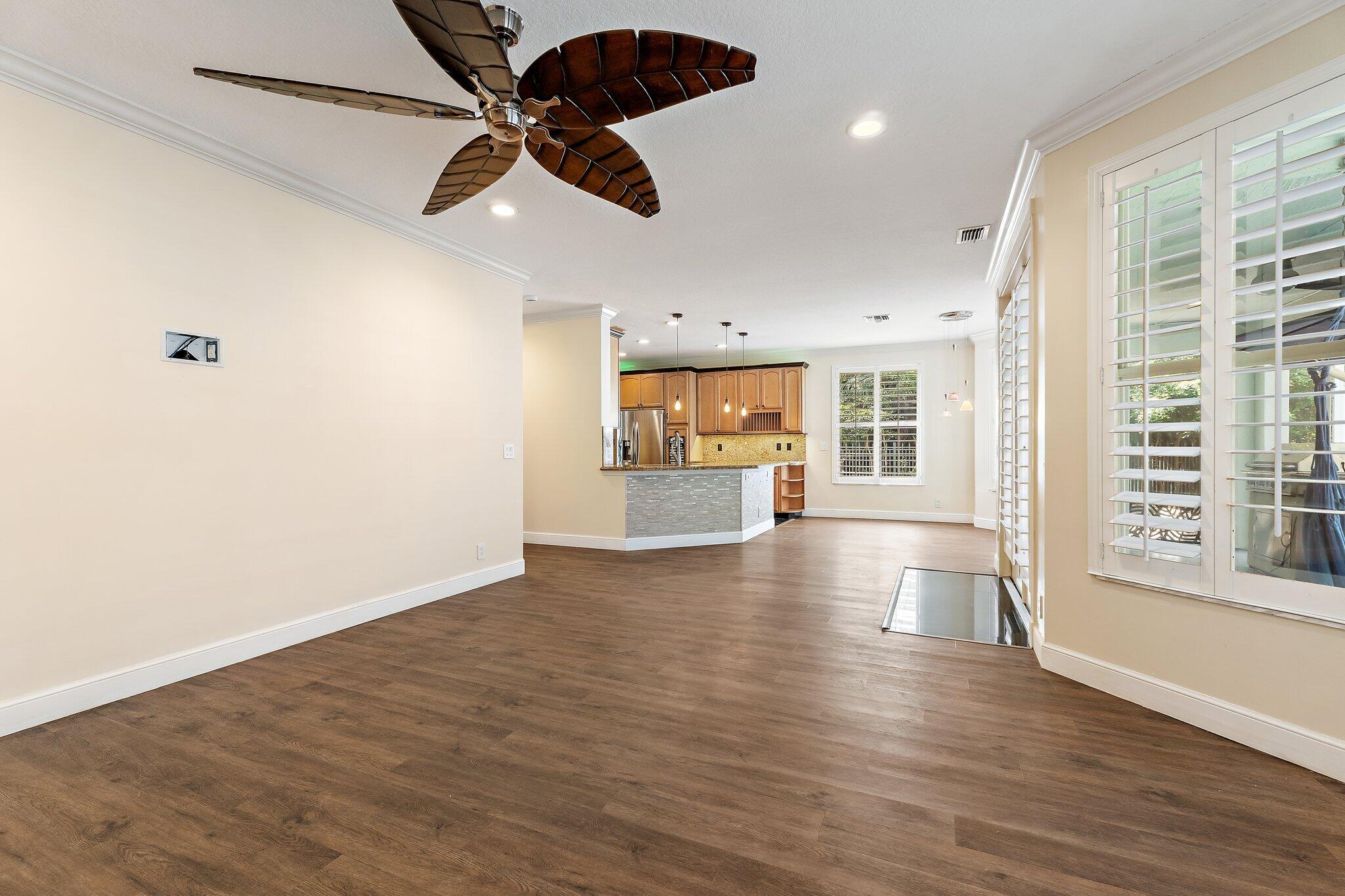 HARBOUR POINTE - Residential