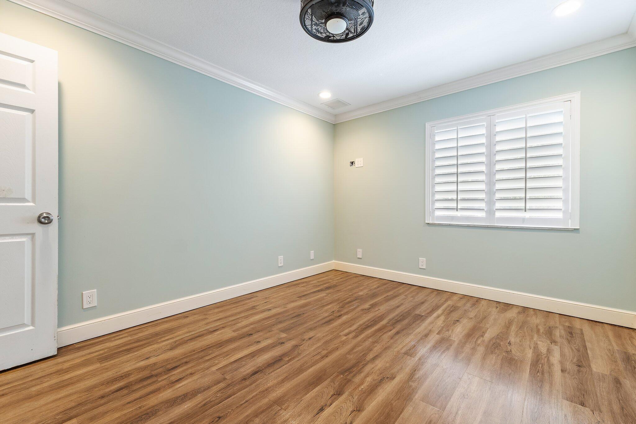 HARBOUR POINTE - Residential
