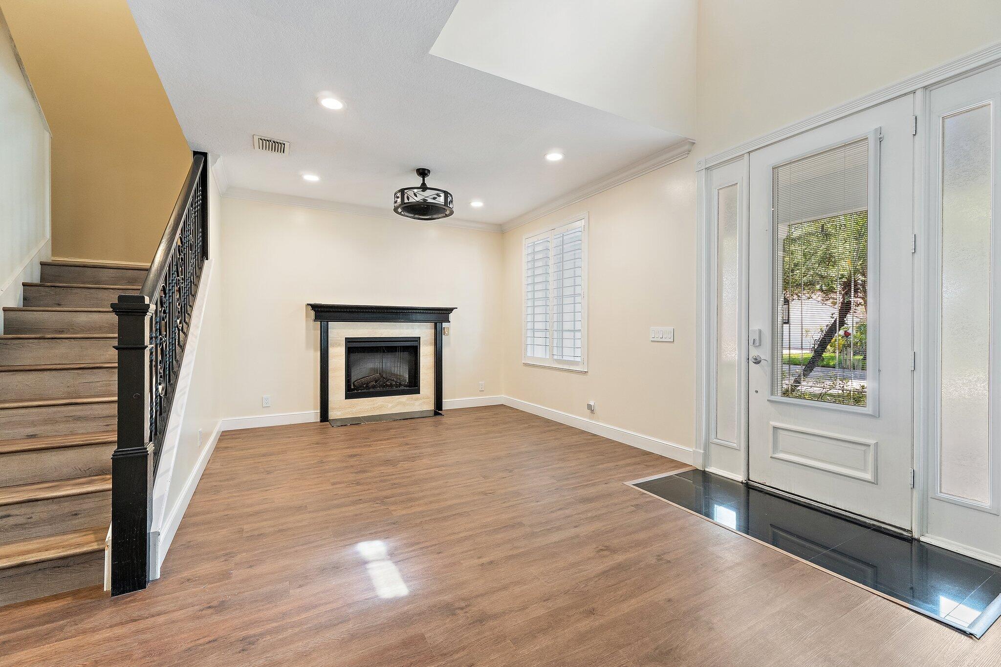 HARBOUR POINTE - Residential