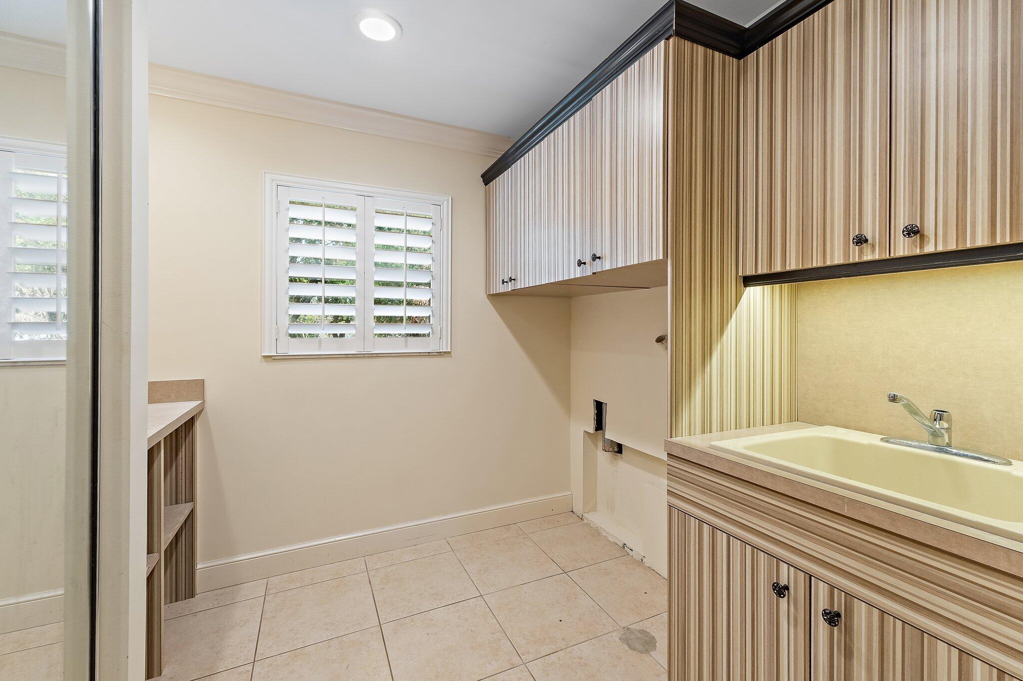 HARBOUR POINTE - Residential
