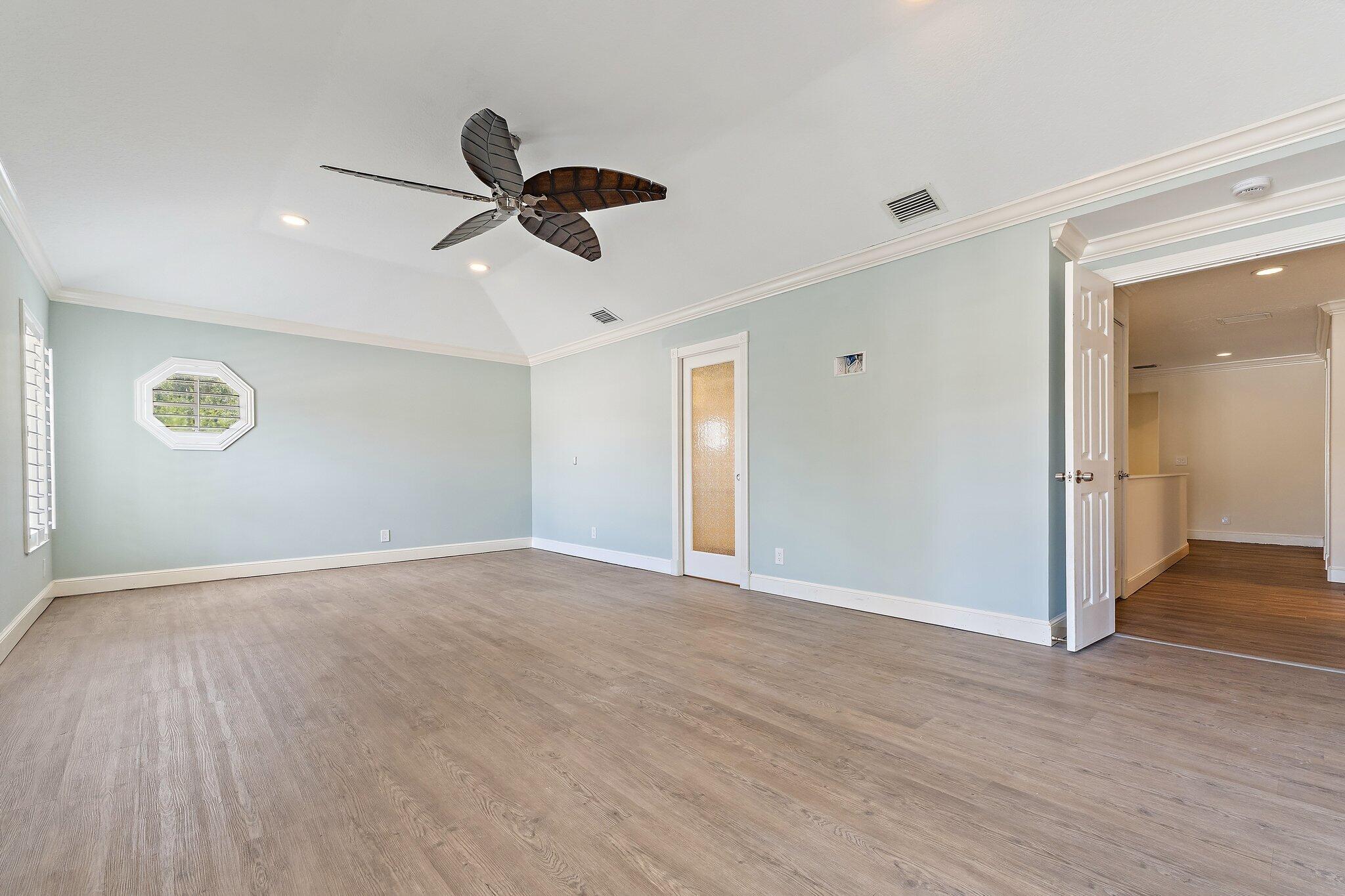HARBOUR POINTE - Residential