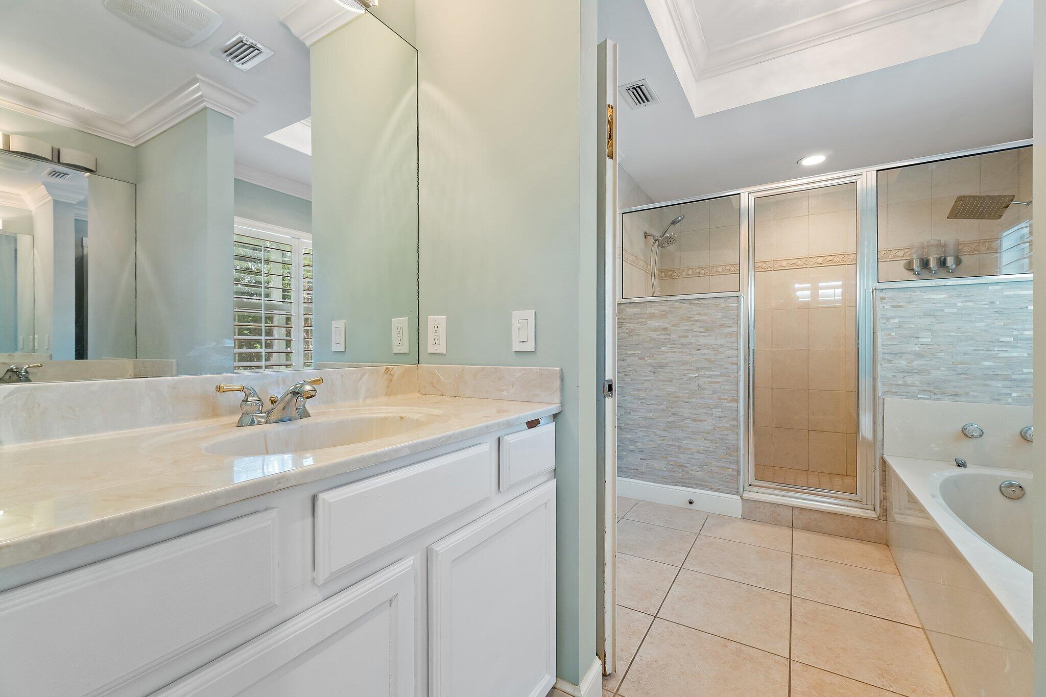 HARBOUR POINTE - Residential