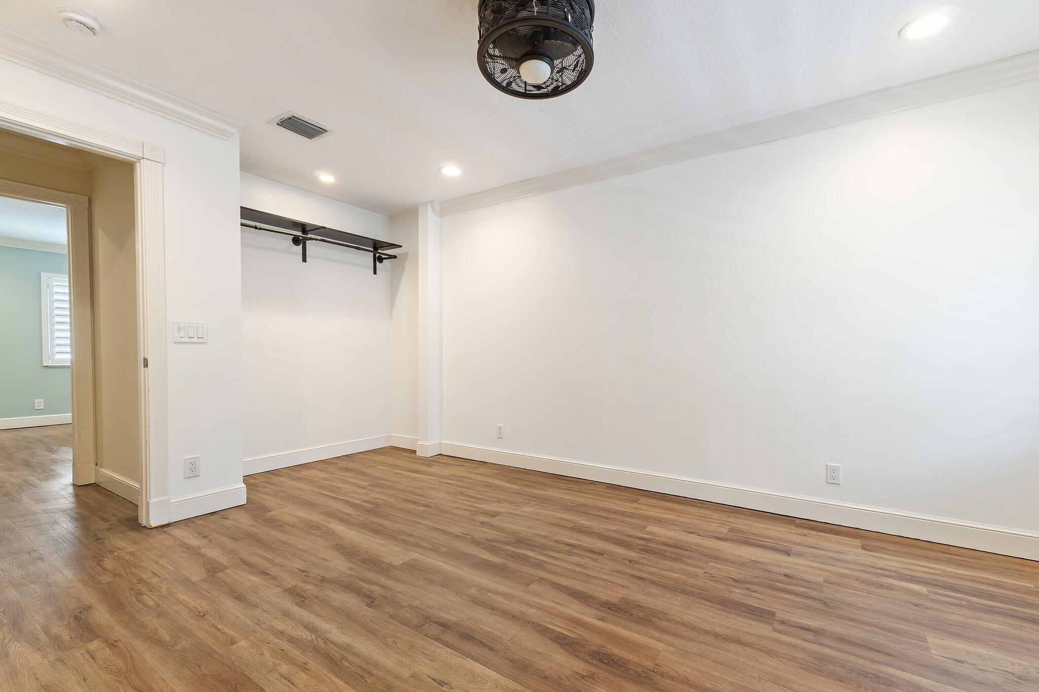HARBOUR POINTE - Residential