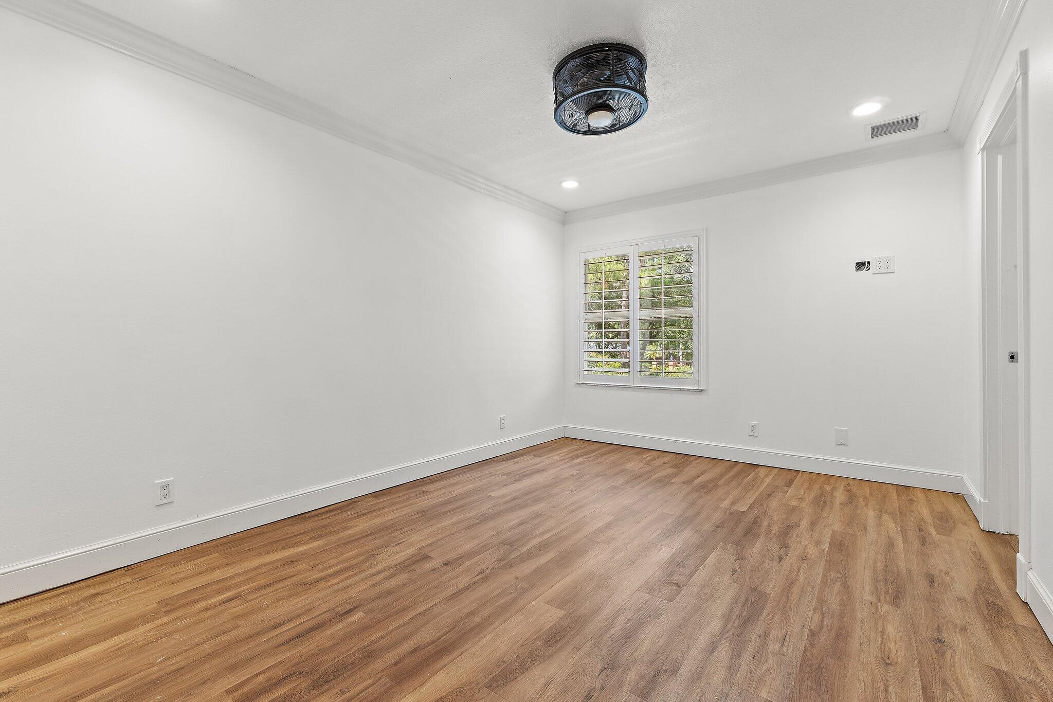 HARBOUR POINTE - Residential