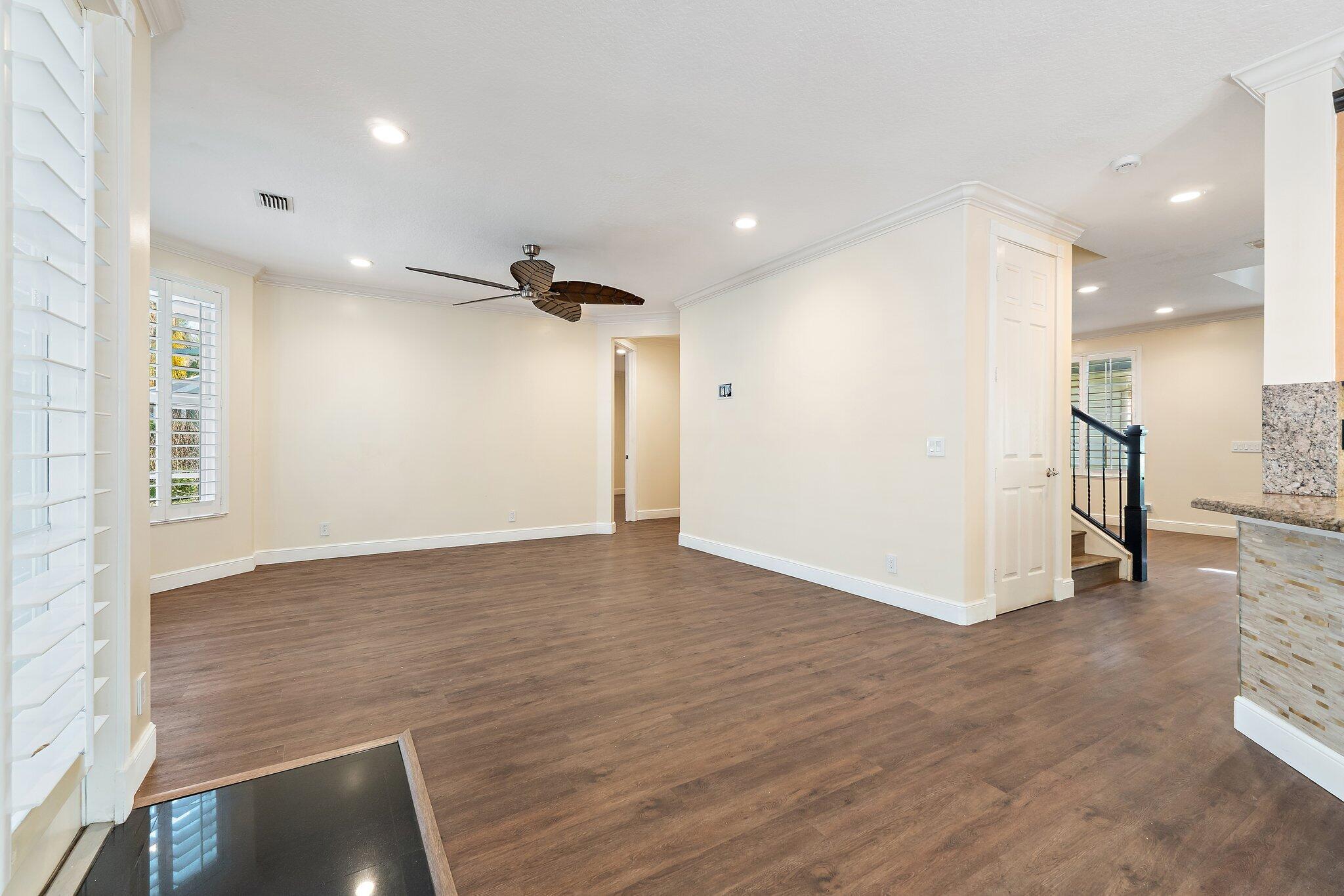 HARBOUR POINTE - Residential