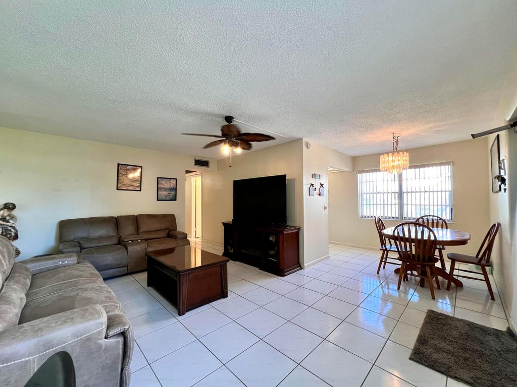Photo of 76 Sheffield D, West Palm Beach, FL 33417 (MLS # R11166290)