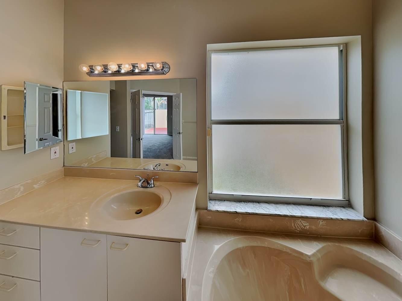 SMITH DAIRY WEST PUD 10 - Residential Lease