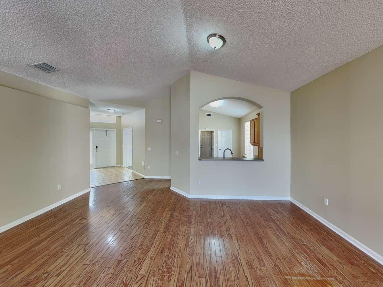 SMITH DAIRY WEST PUD 10 - Residential Lease