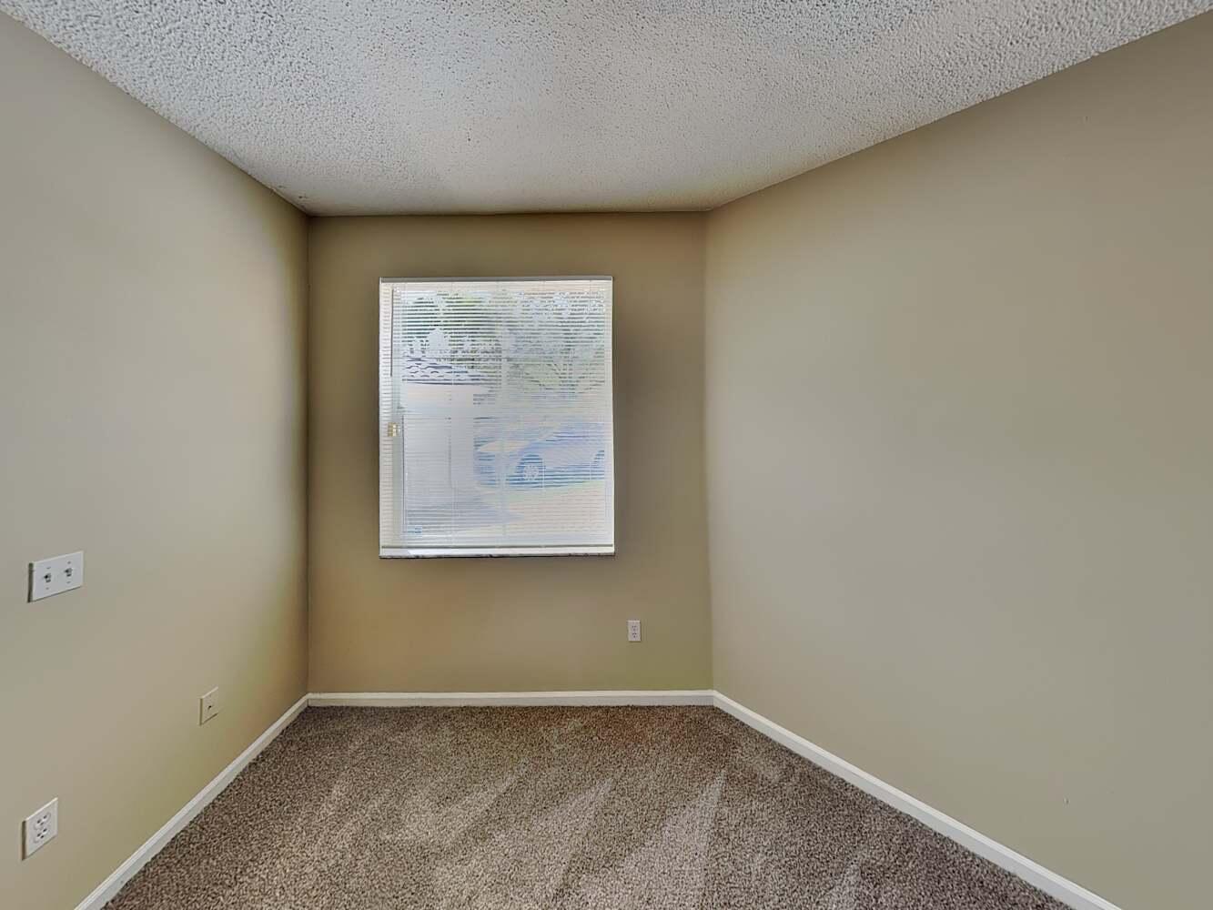 SMITH DAIRY WEST PUD 10 - Residential Lease