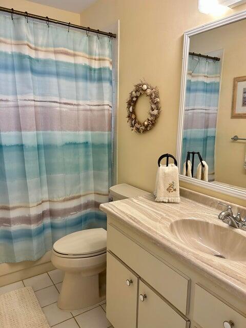VILLAS OF HOBE SOUND COND - Residential Lease