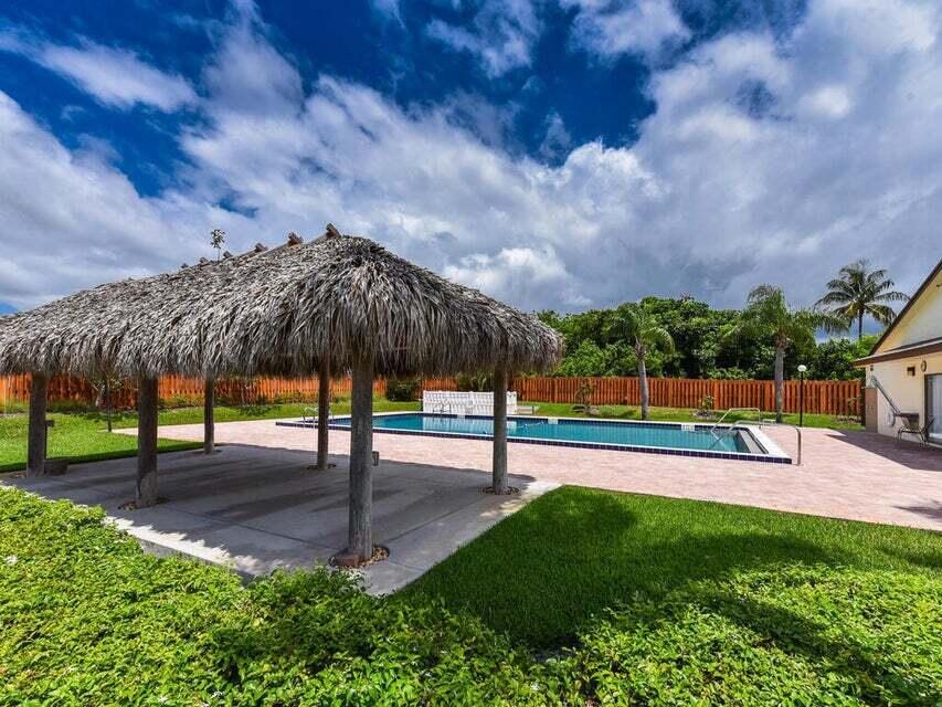 VILLAS OF HOBE SOUND COND - Residential Lease