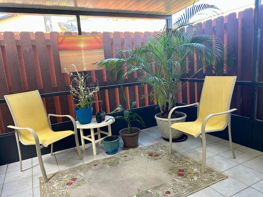 VILLAS OF HOBE SOUND COND - Residential Lease