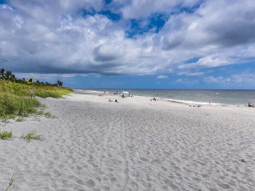 VILLAS OF HOBE SOUND COND - Residential Lease