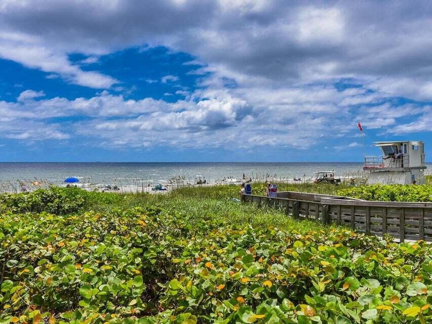VILLAS OF HOBE SOUND COND - Residential Lease